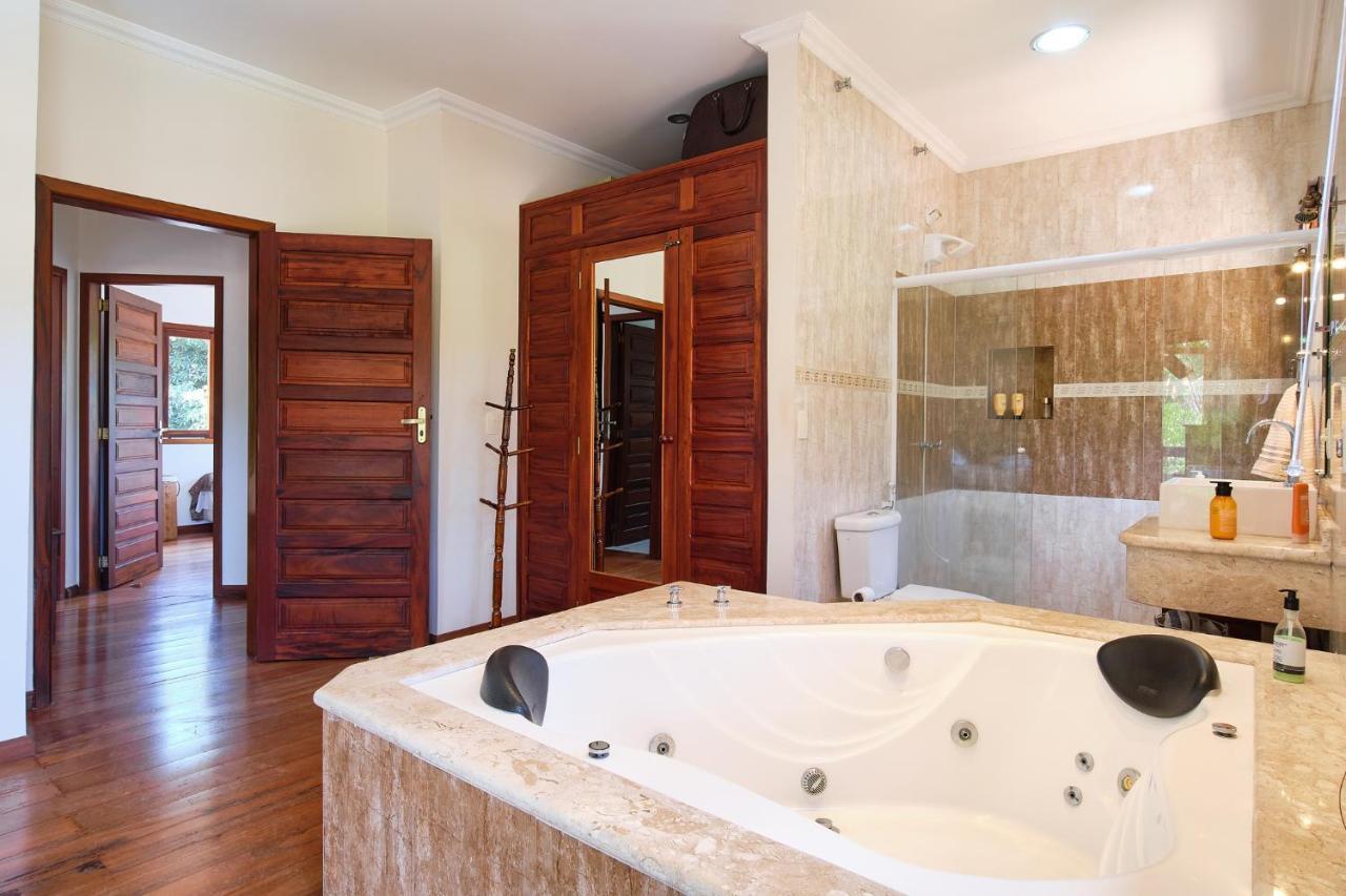 Casa Petúnia com ar e piscina perto do Centro Villa Parati Exterior foto